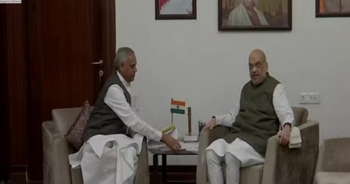 Amit Shah meets Gujarat Governor in Gandhinagar